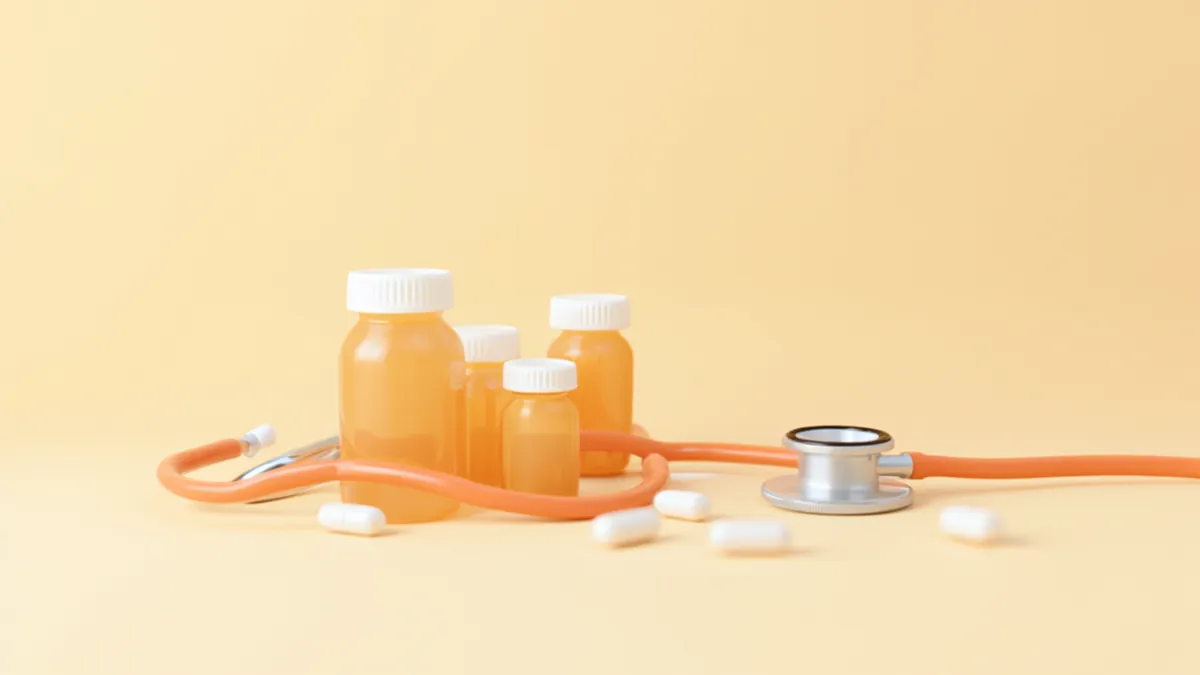 아지스로마이신 알약과 병을 정리한 진료대